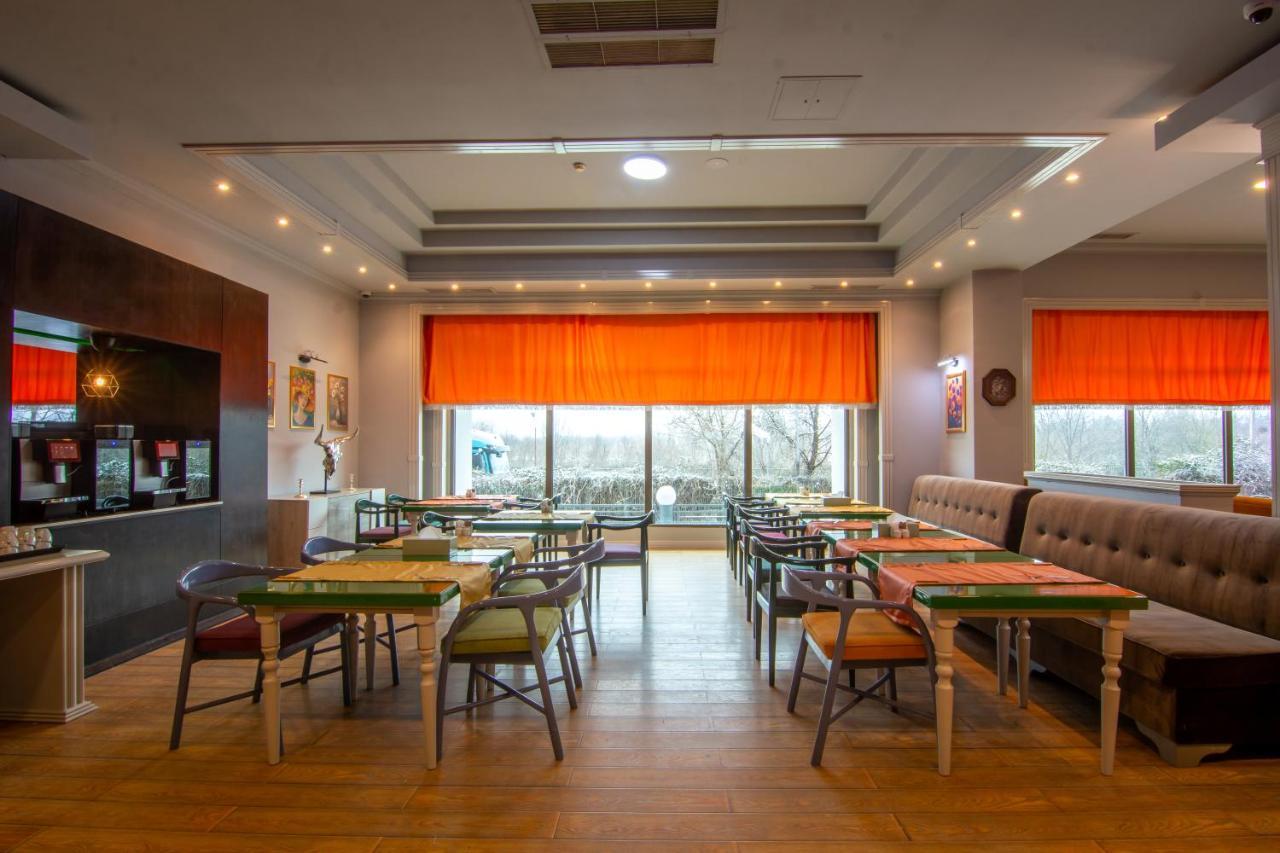 Phoenicia Express Hotel Bucarest Esterno foto